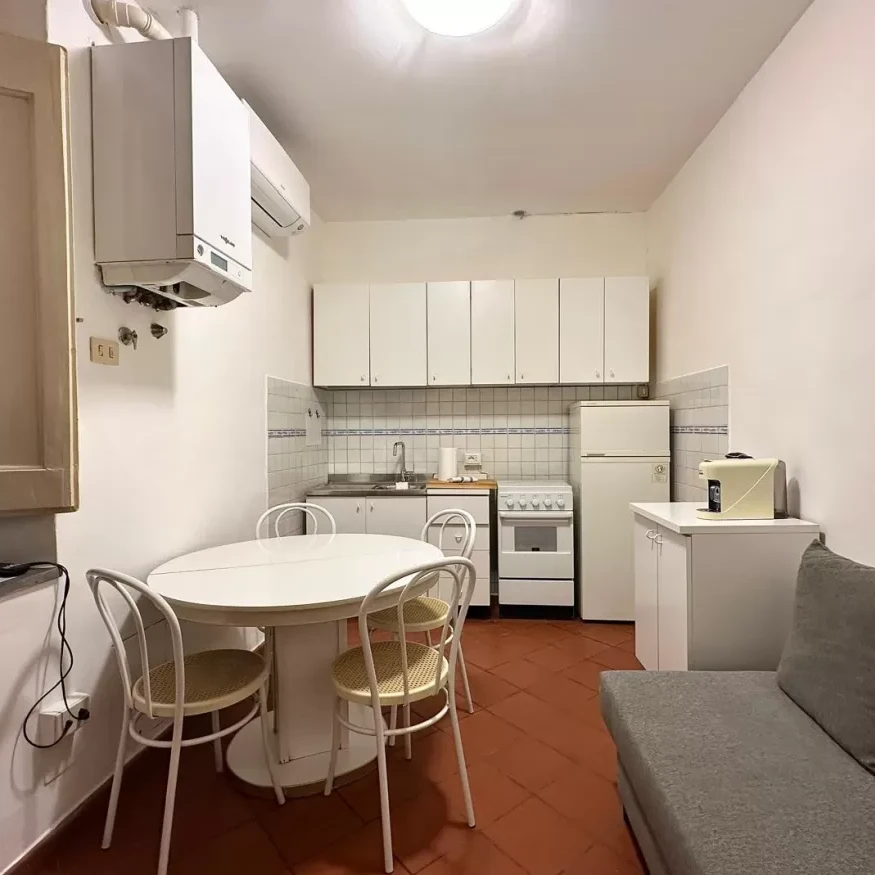 San Lorenzo Florence apartment kitchen