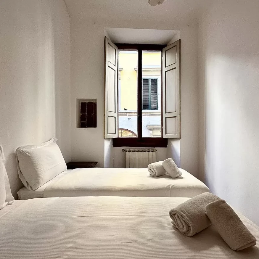 San Lorenzo Florence apartment bedroom