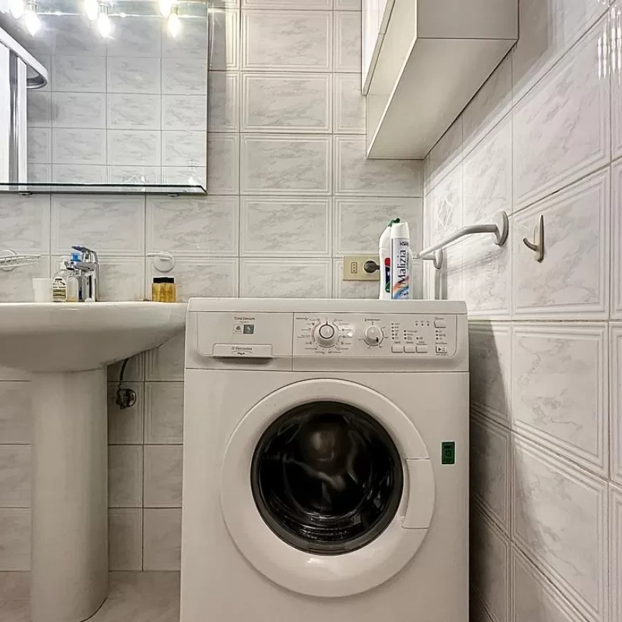 San Lorenzo Florence apartment bathroom