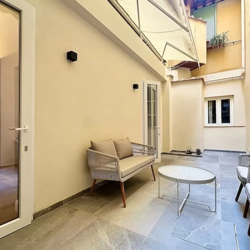 Florentine Haven on Via Guelfa, exteriors